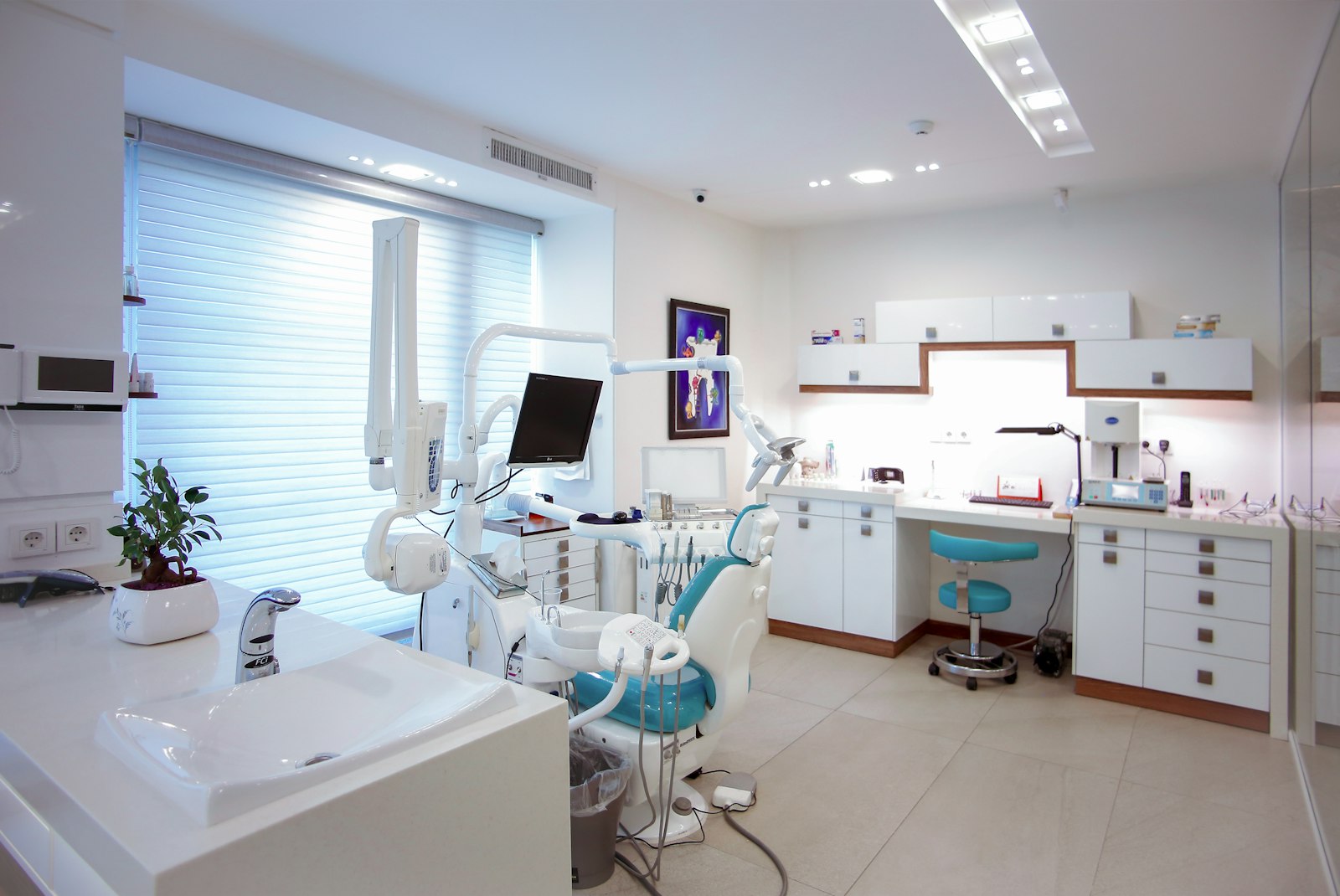 A bright, calm dental treatment room at Harborlight Dental